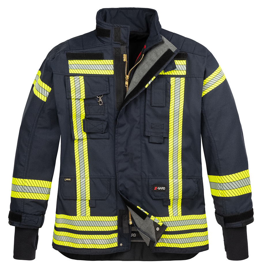 Advance Progress: Überjacke und Überhose