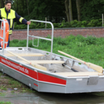Multifunktionales Rettungsboot auf Rädern