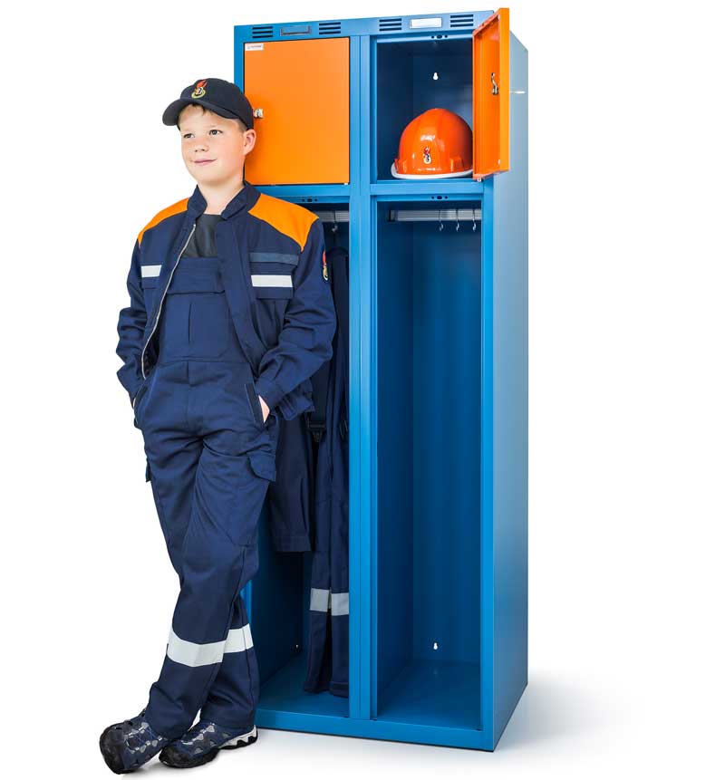 erster Jugend- feuerwehr-Spind